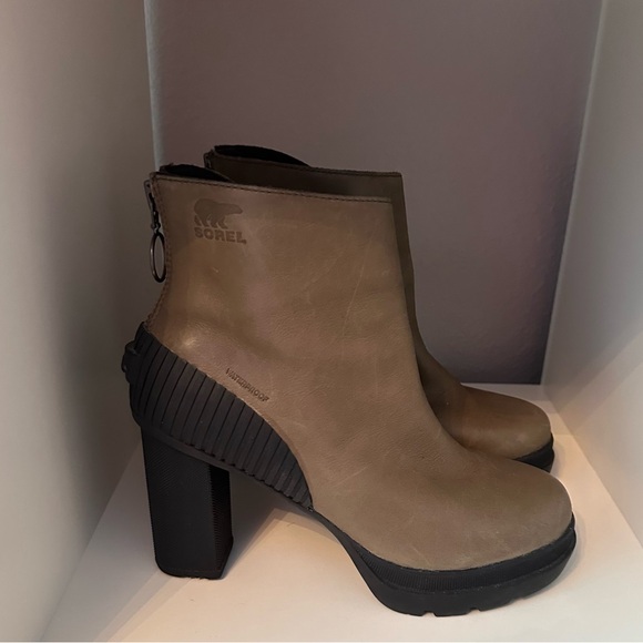 Sorel Dacie Waterproof Olive Green Chunky Platform Heeled Combat Boots - Picture 2 of 6